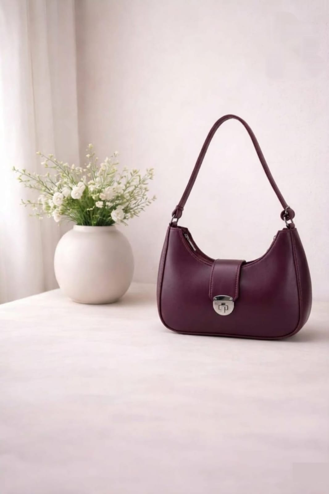 Luna Lock Shoulder Bag – with Metallic Clasp – Black