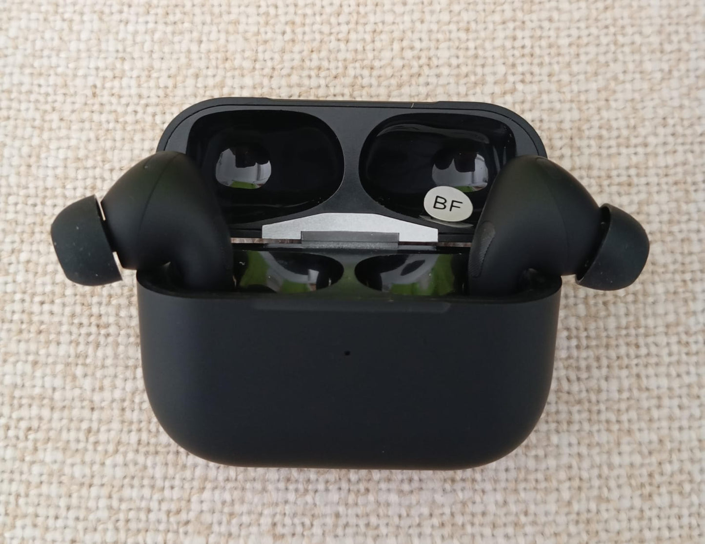 Pro 2 Earbuds In Black - High Quality Wireless Bluetooth Earphones